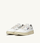AUTRY - MEDALIST LOW SNEAKERS IN WHITE LEATHER (Men) - ASTOREHERE