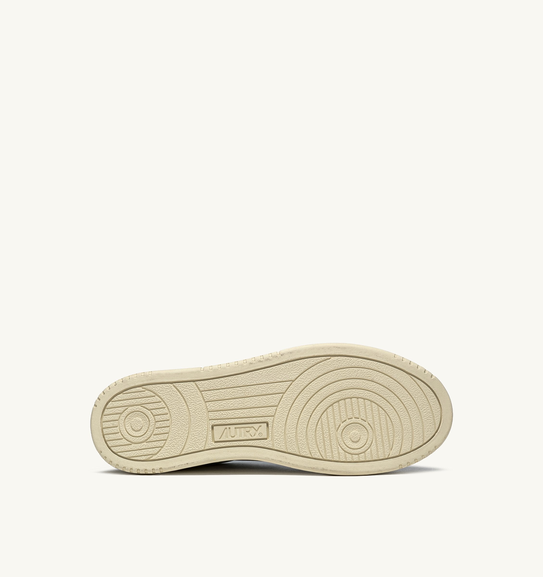AUTRY - MEDALIST LOW SNEAKERS IN WHITE LEATHER (Men) - ASTOREHERE