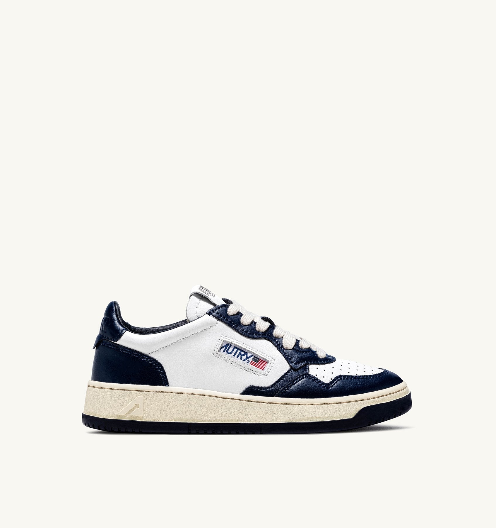 AUTRY - MEDALIST LOW BICOLOR SNEAKERS IN WHITE AND BLUE LEATHER (Men) - ASTOREHERE