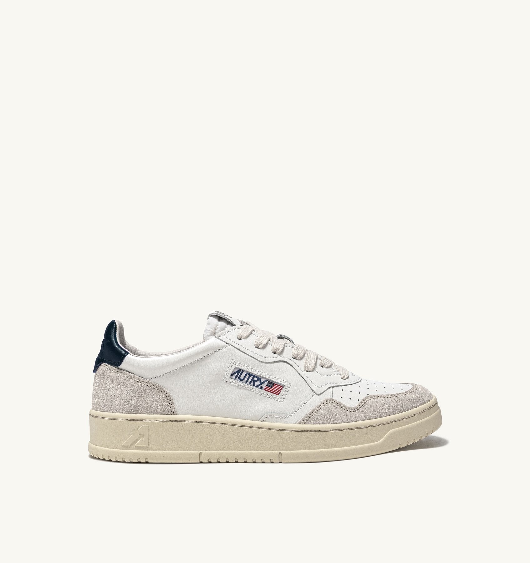 AUTRY - MEDALIST LOW SNEAKERS IN WHITE AND BLUE LEATHER AND BEIGE SUEDE (Men) - ASTOREHERE