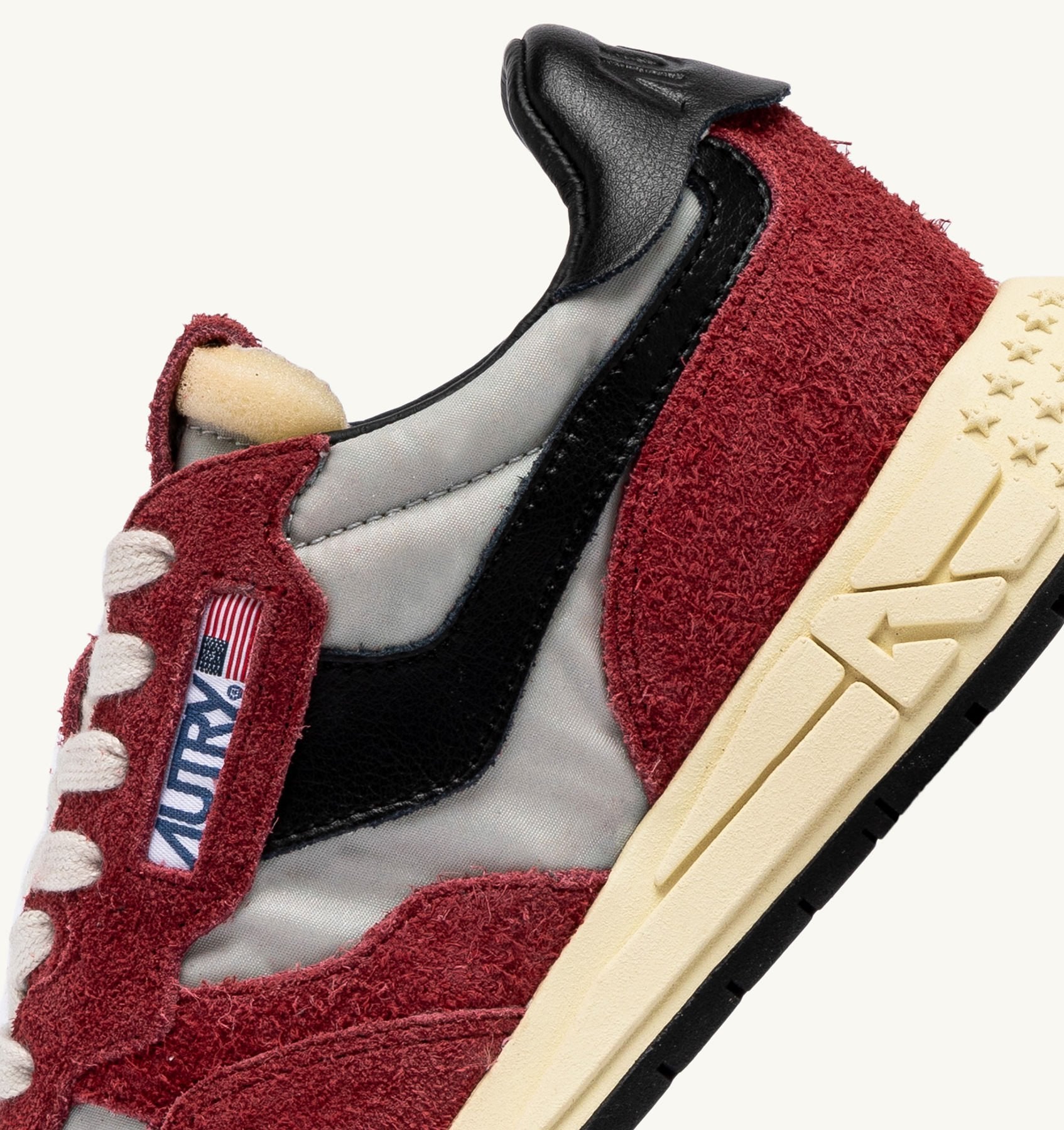 AUTRY - REELWIND LOW SNEAKERS IN RED AND BLACK NYLON AND SUEDE (Women) - ASTOREHERE
