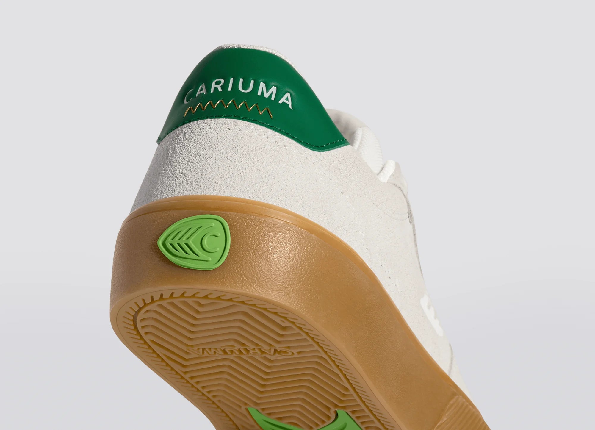 Cariuma - Naioca Smoke White Gum Suede/Green (Women) - ASTOREHERE