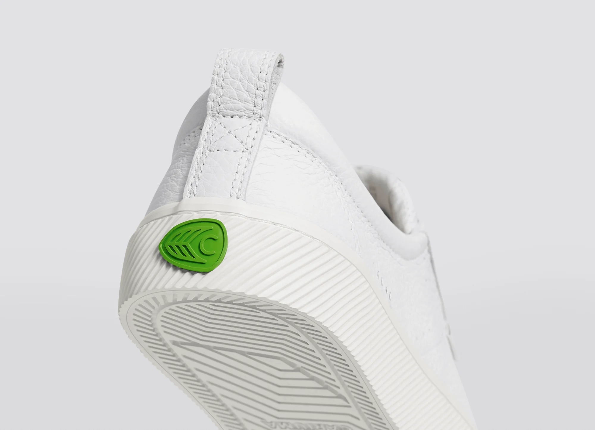 Cariuma - Oca Low White Premium Leather (Women) - ASTOREHERE