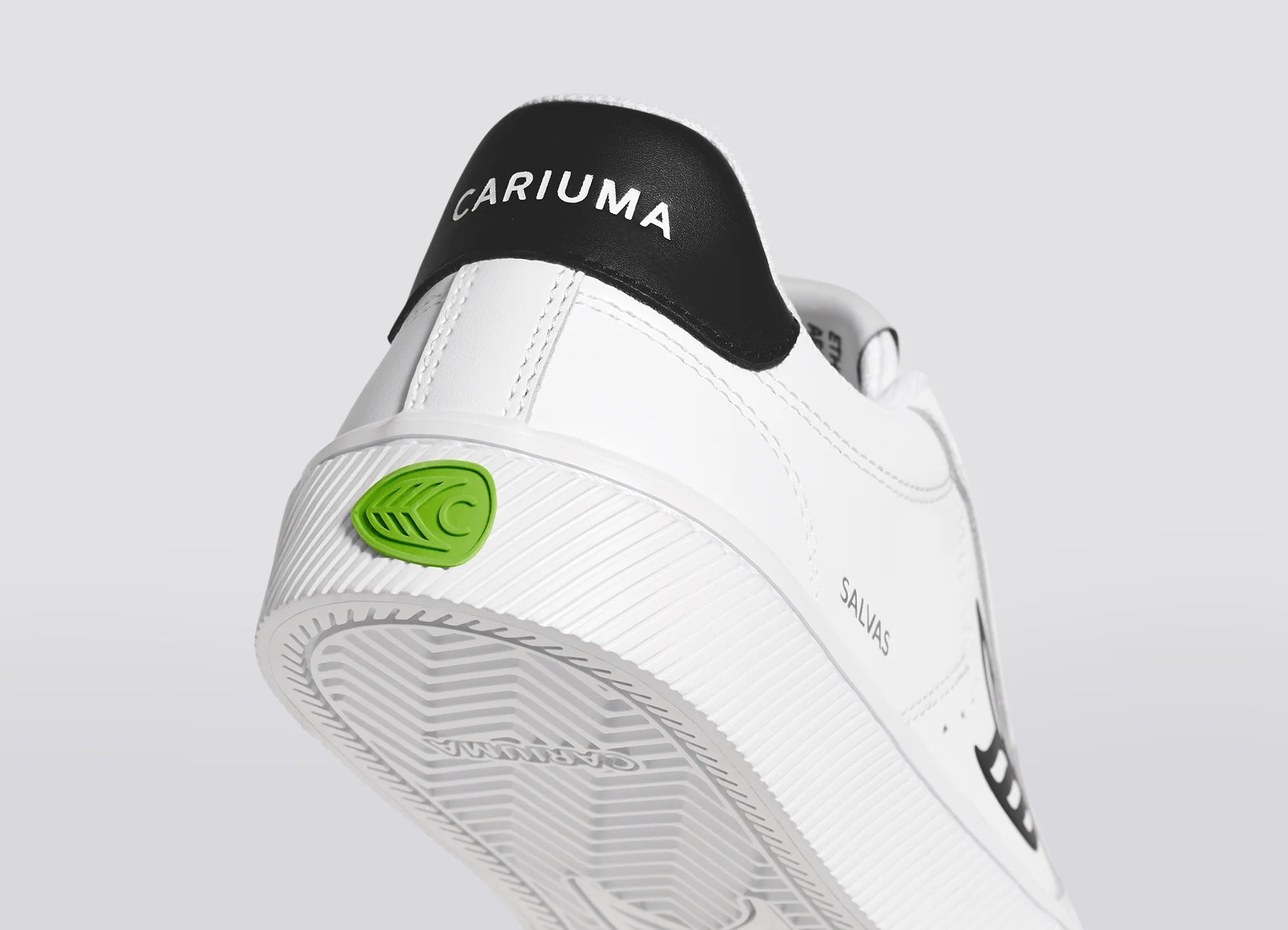 Cariuma - Salvas White LWG Leather/Black (Women) - ASTOREHERE