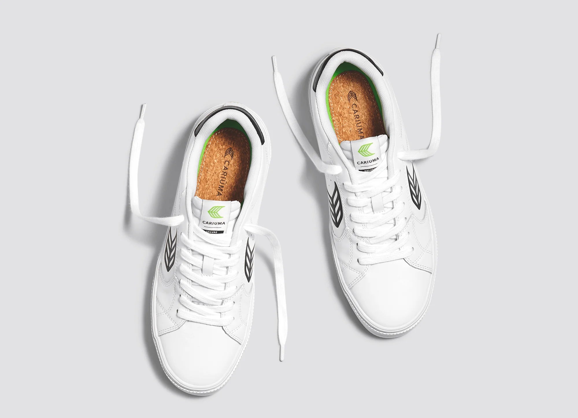 Cariuma - Salvas White LWG Leather/Black (Women) - ASTOREHERE