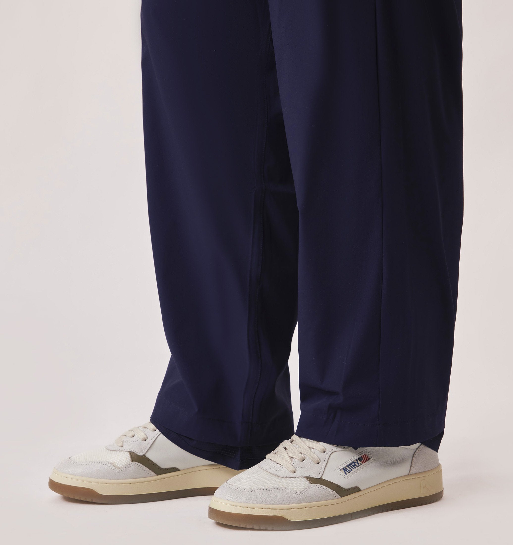 AUTRY - MEDALIST LOW LEATHER SNEAKER VK04 - VIRGIN/CRACK WHT/CVRT (MEN) - ASTOREHERE