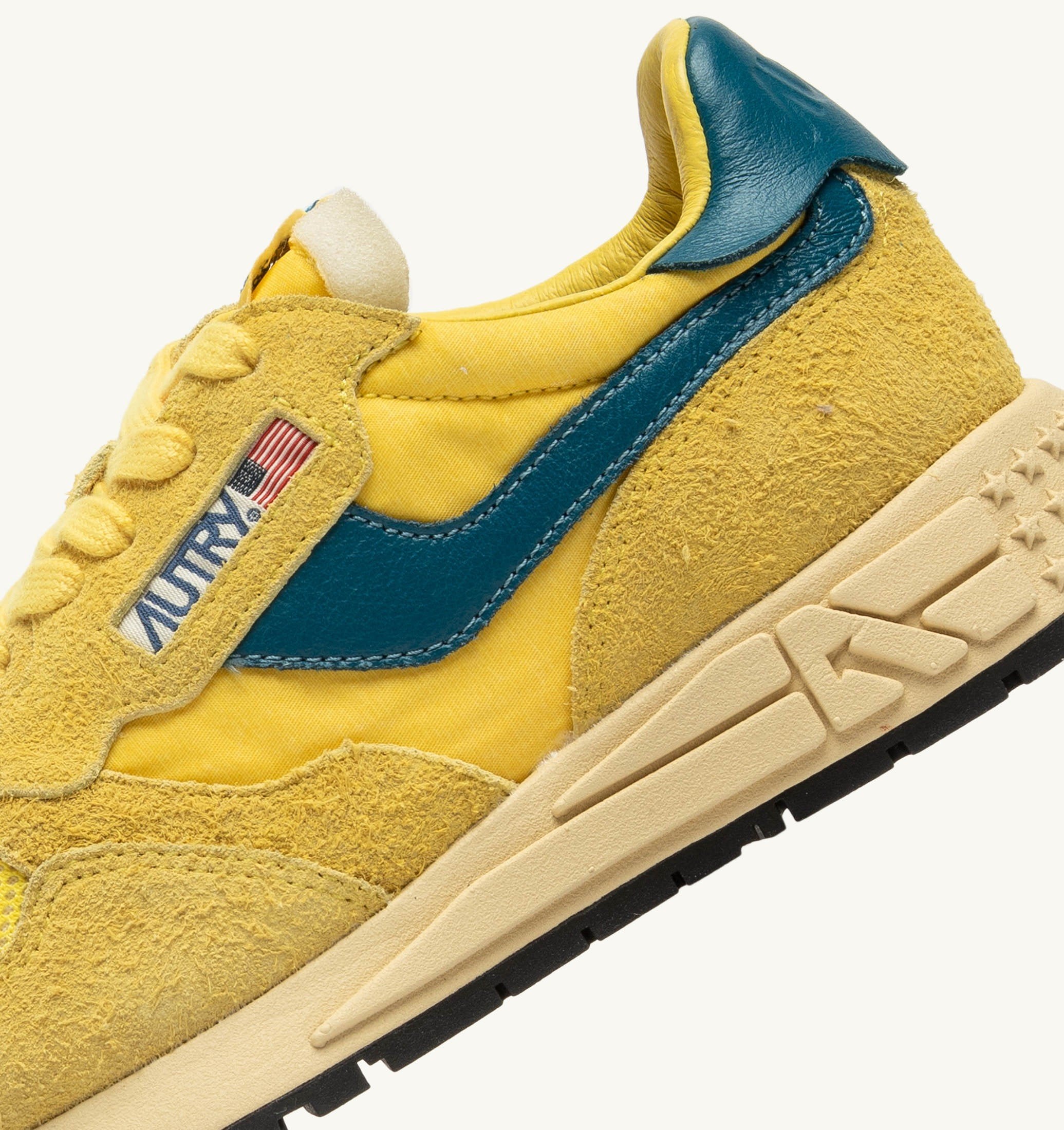 AUTRY - REELWIND LOW SNEAKERS UT03 - SUEDE/NET YELLOW/CORSAIR (MEN) - ASTOREHERE