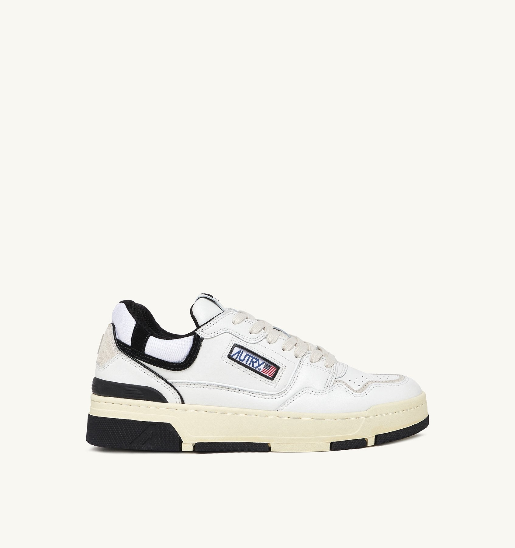 スニーカー AUTRY WHITE AND BLACK LEATHER SNEAKERS Autry Medalist Low Sneakers In White And Black Leather With