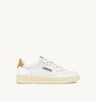 AUTRY - MEDALIST LOW SNEAKERS IN WHITE AND HONEY-YELLOW LEATHER (Men) - ASTOREHERE