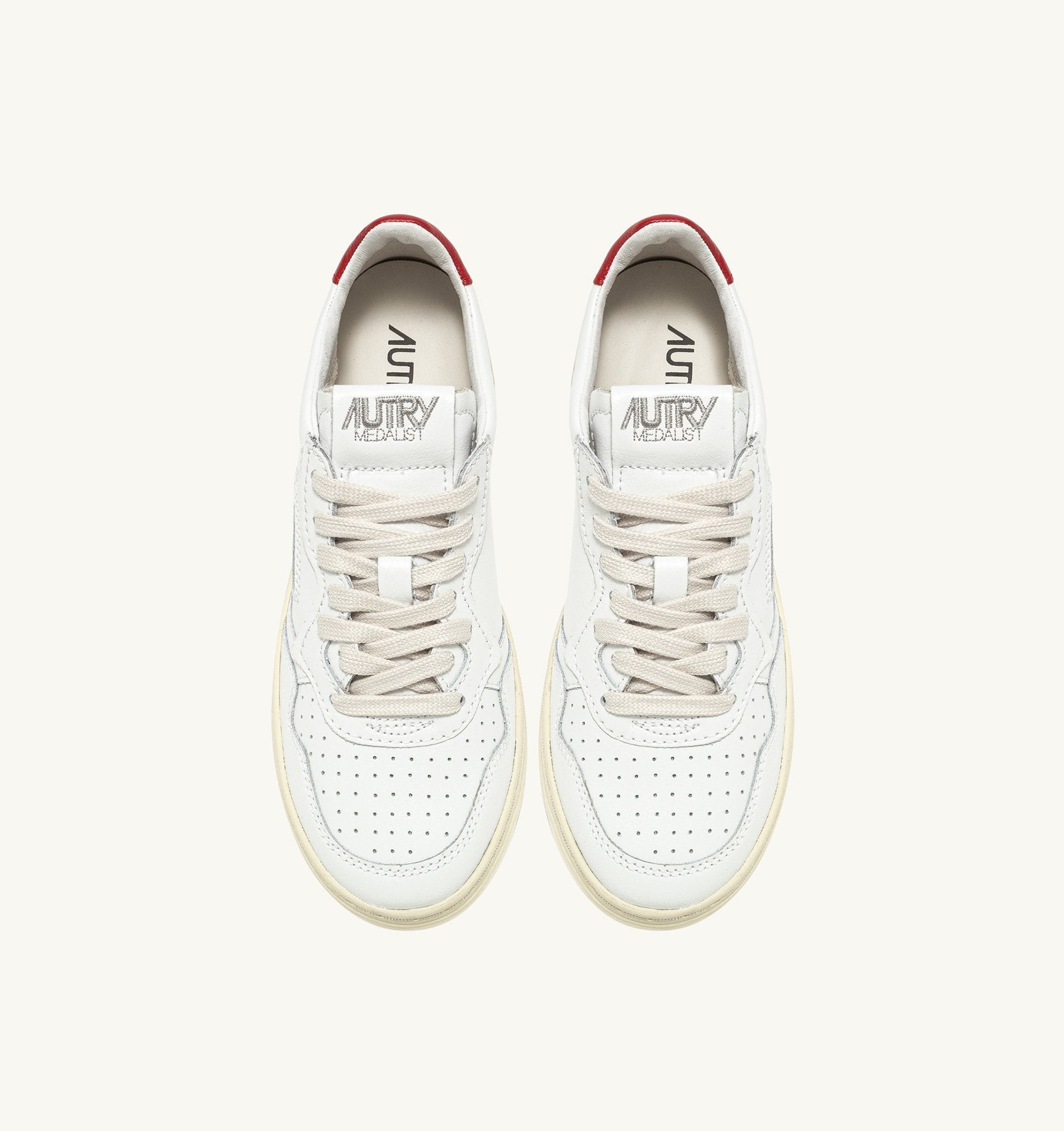 AUTRY - MEDALIST LOW SNEAKERS IN WHITE AND RED LEATHER (Women) - ASTOREHERE