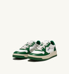 AUTRY - MEDALIST LOW BICOLOR SNEAKERS IN WHITE AND GREEN LEATHER (Women) - ASTOREHERE