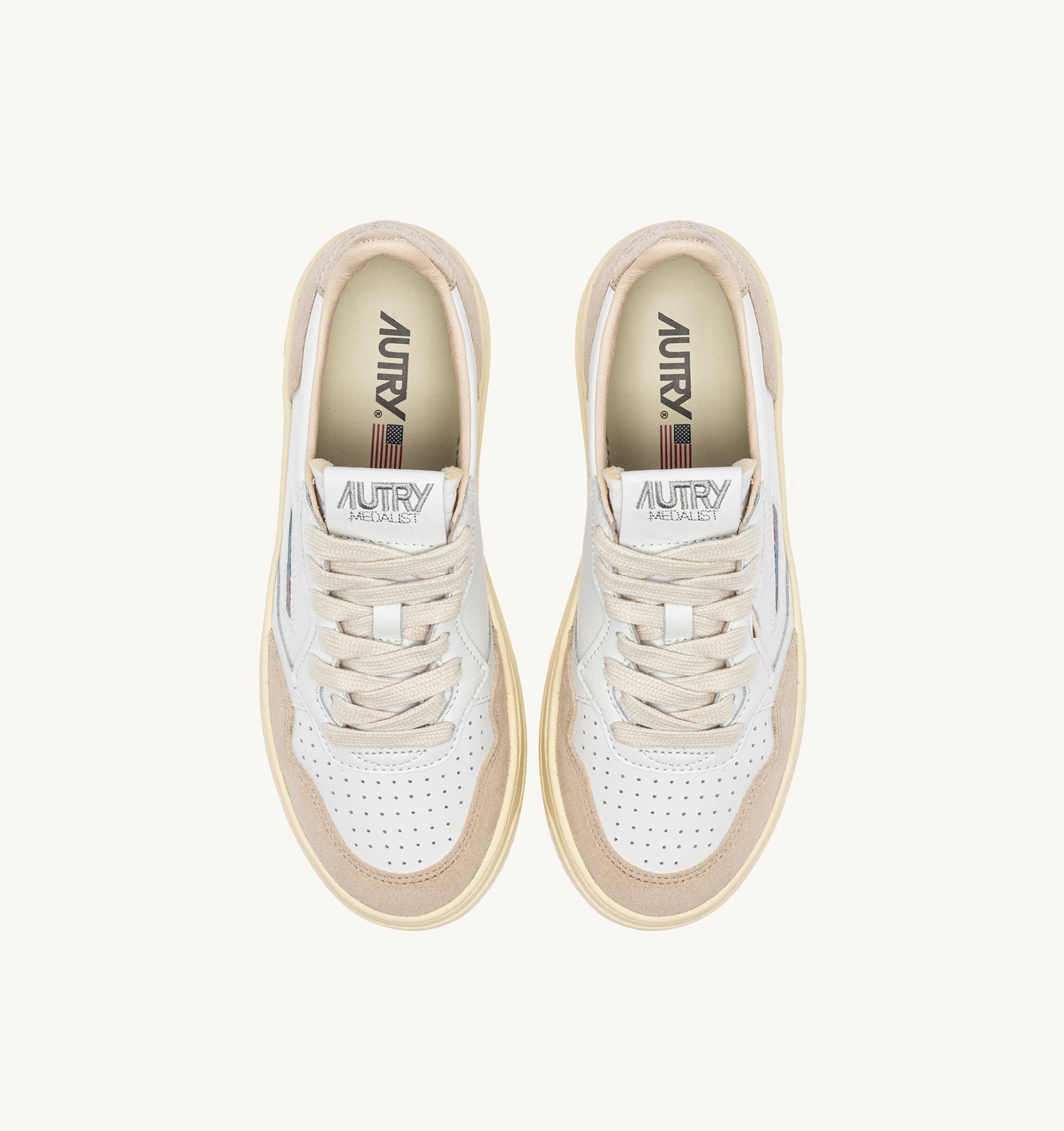 【関税&送料込】Autry Medalist Sneakers White Gold Autry Medalist Low Sneakers In White Leather And Details In