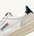 AUTRY - MEDALIST LOW SNEAKERS IN WHITE AND BLUE LEATHER AND BEIGE SUEDE (Men) - ASTOREHERE