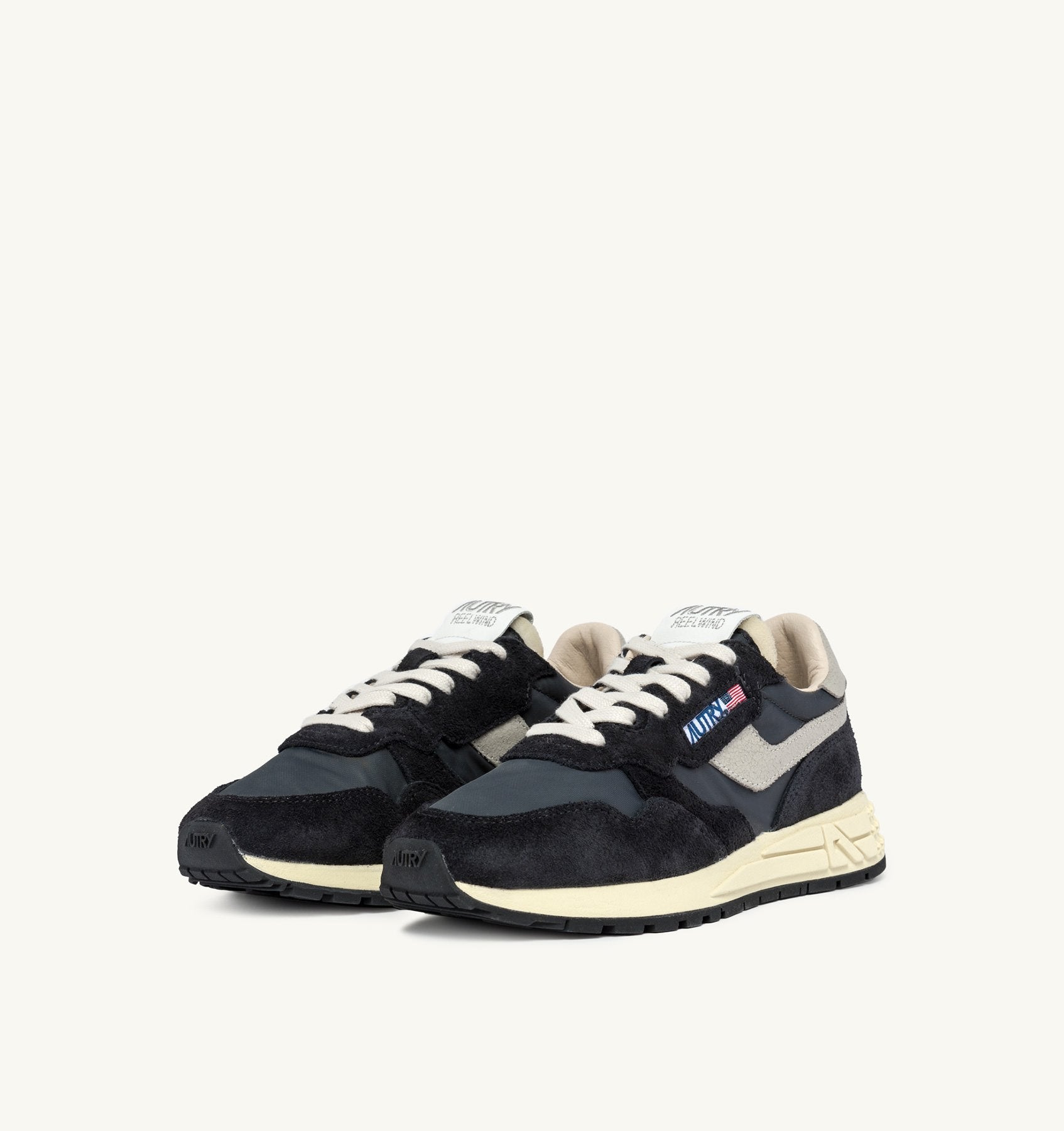 AUTRY - REELWIND LOW SNEAKERS IN BLACK NYLON AND SUEDE (Women) - ASTOREHERE