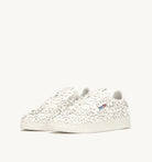 AUTRY -  MEDALIST LOW 'BLOOMING' SNEAKERS IN PATENT LEATHER COLOR WHITE (Women) - ASTOREHERE