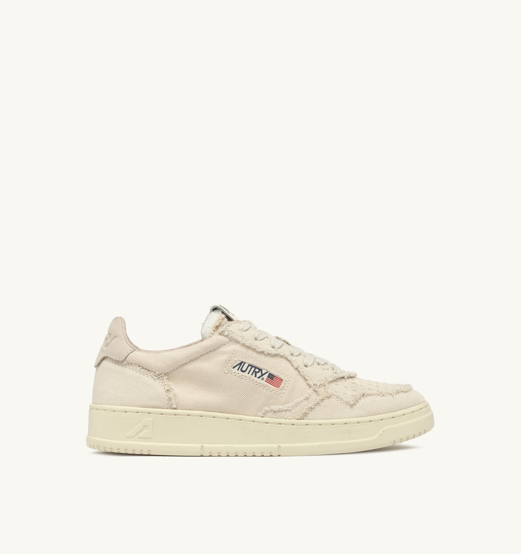 AUTRY - MEDALIST LOW SNEAKERS IN IVORY DENIM SNEAKERS (Women) AUTRY - MEDALIST LOW SNEAKERS IN IVORY DENIM SNEAKERS (Women)