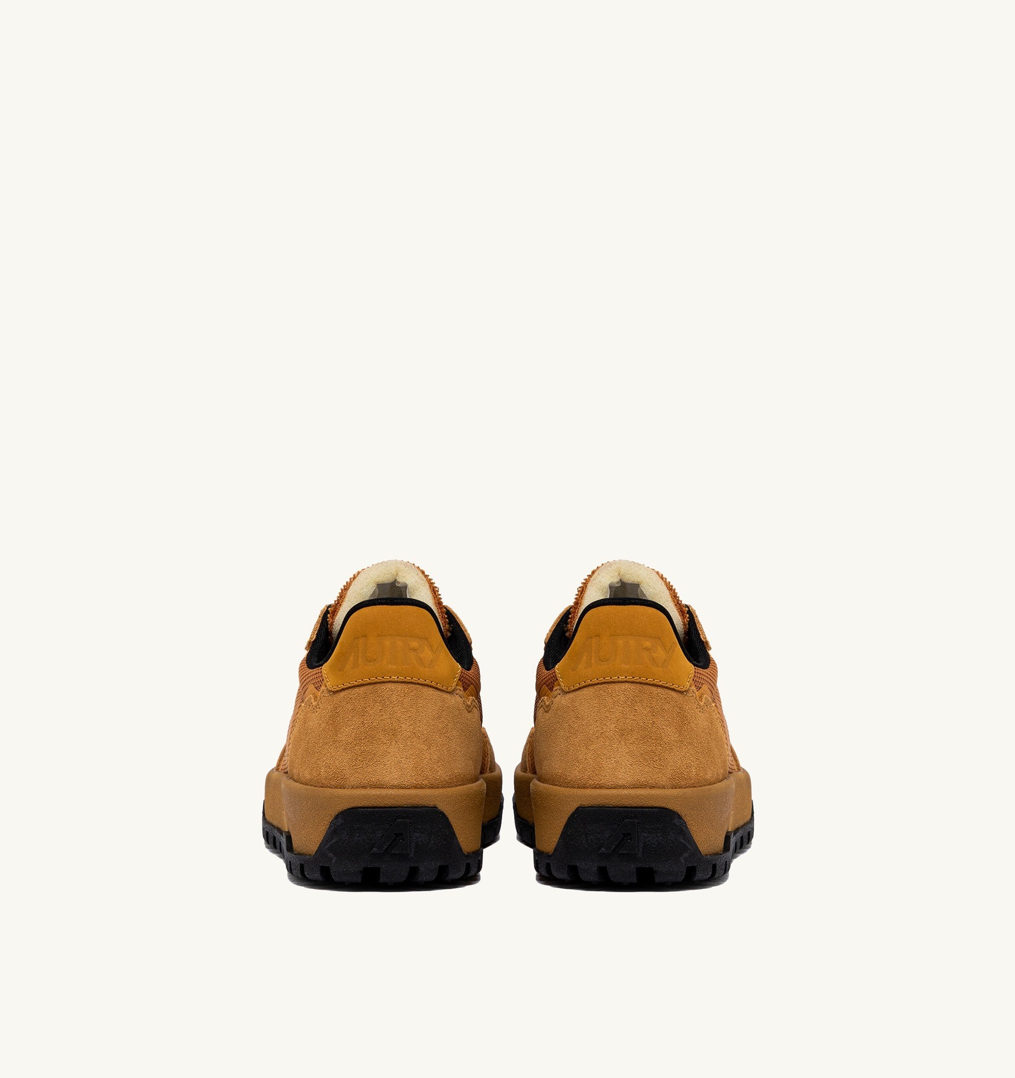 AUTRY - WILDPACE LOW SNEAKER AK04 - DRAGON/NABUK BUCK/THOR (MEN) - ASTOREHERE