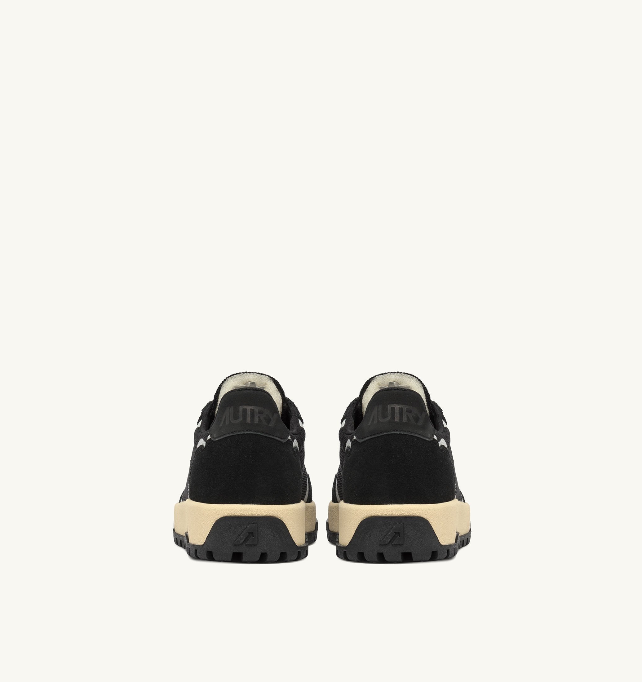 AUTRY - WILDPACE LOW SNEAKER AK06 - DRAGON/NABUK BLACK/BLACK (MEN) - ASTOREHERE
